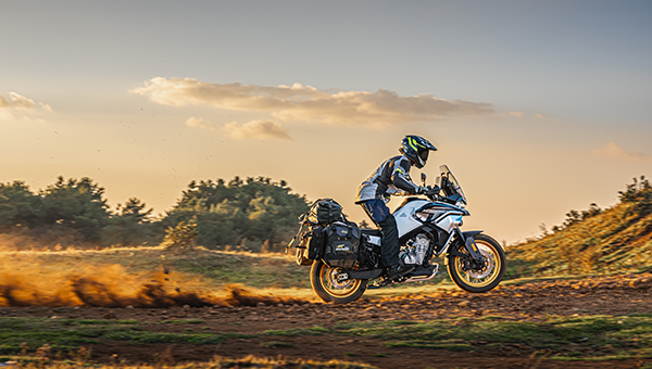 CF Moto 800MT Explorer 2025, ADV Cao Cấp Nhất, Chính Hãng, Giá Tốt