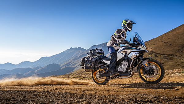 CF Moto 800MT Explorer 2025, ADV Cao Cấp Nhất, Chính Hãng, Giá Tốt