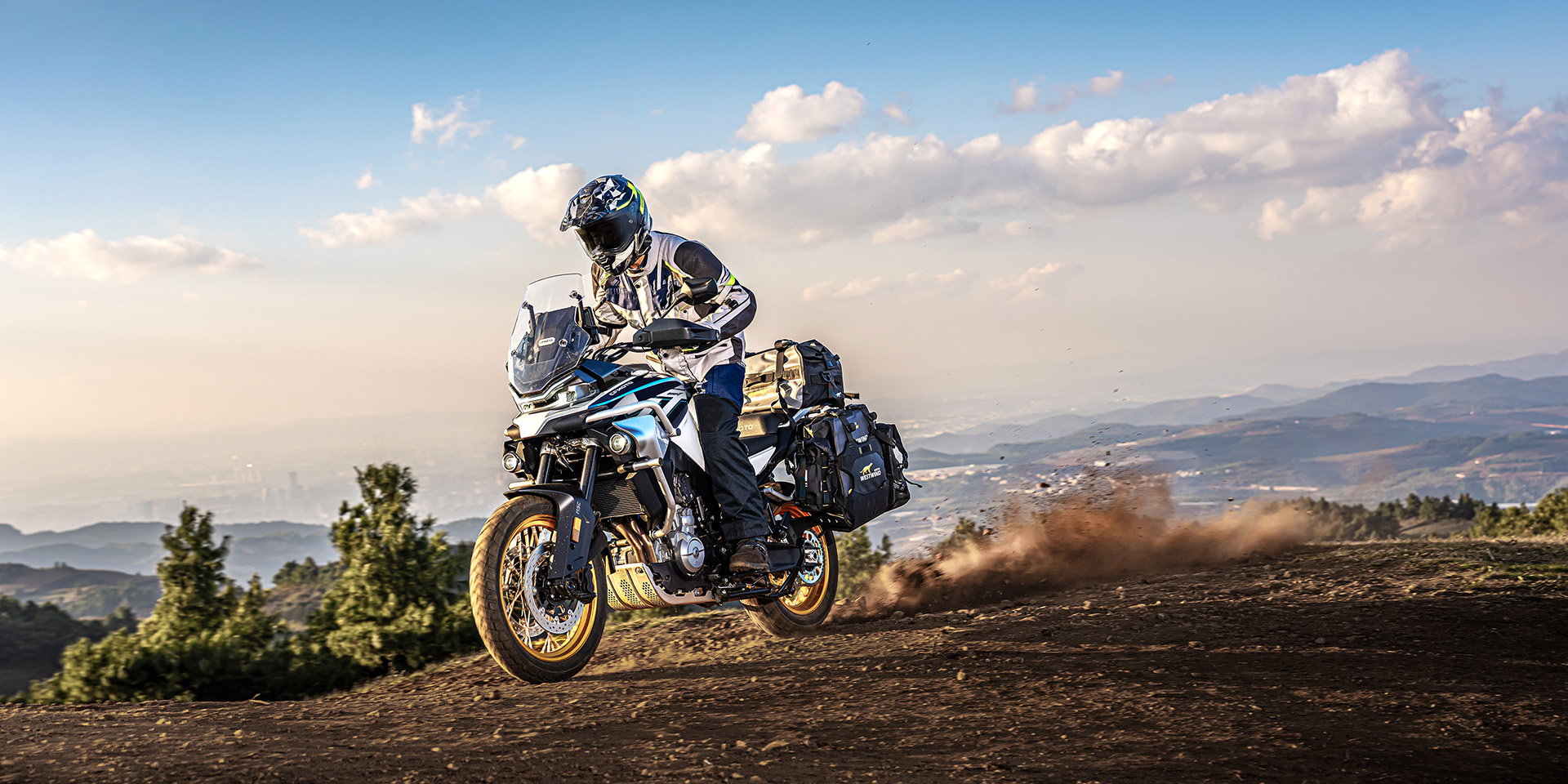 CF Moto 800MT Explorer 2025, ADV Cao Cấp Nhất, Chính Hãng, Giá Tốt
