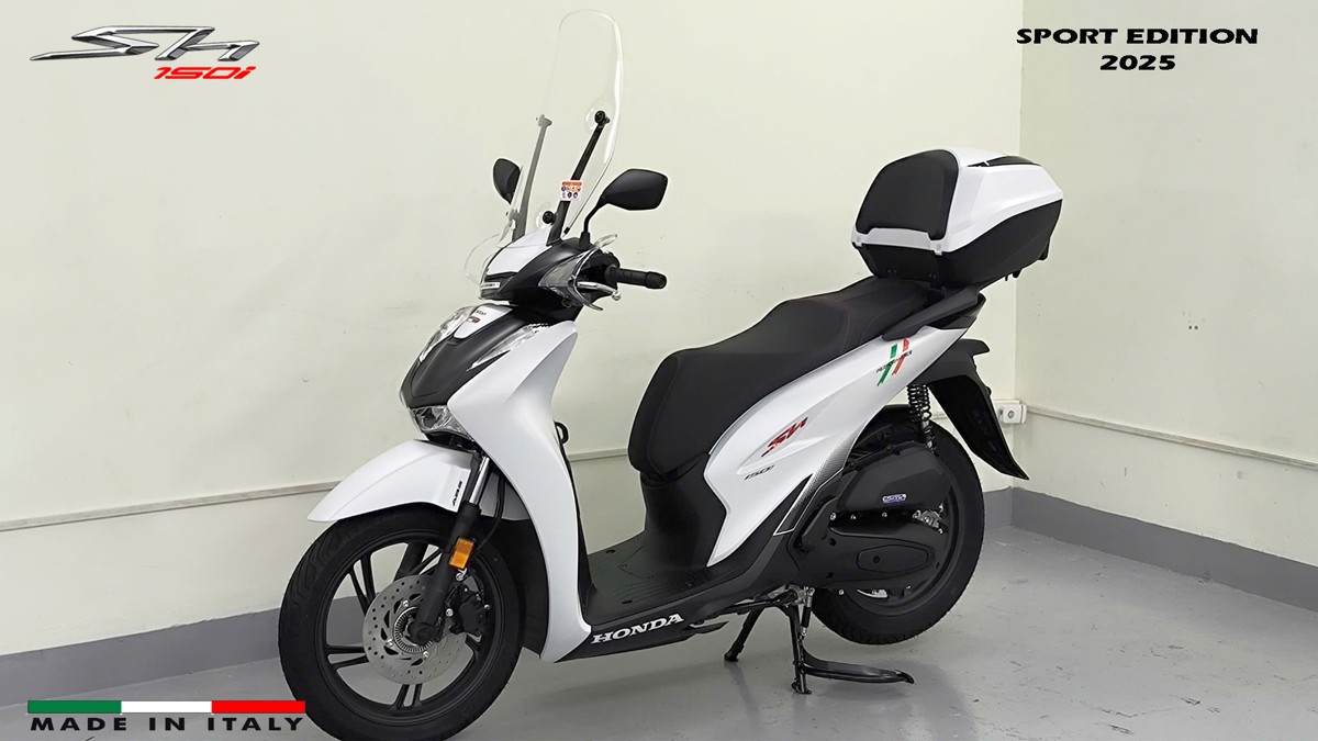 Sự kết hợp giữa màu trắng và đen trên xe tạo hiệu ứng tương phản độc đáo