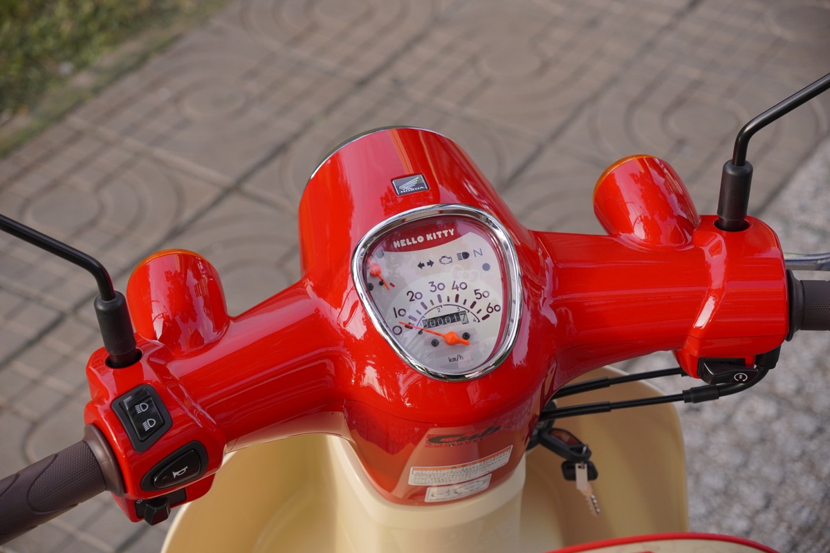 Honda Super Cub 50cc Hello Kitty Edition, Made In Japan, Hàng Hiếm tại Cần Thơ