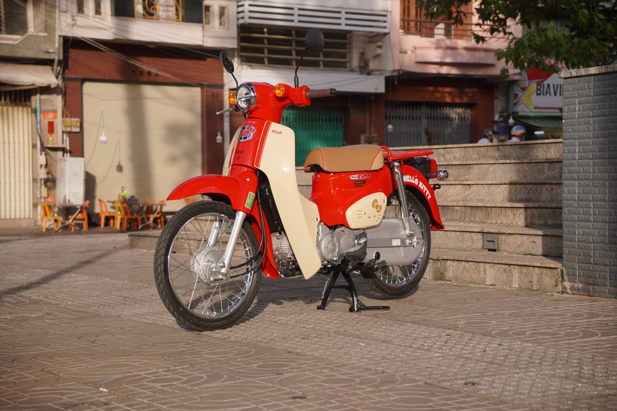 Honda Super Cub 50cc Hello Kitty Edition, Made In Japan, Hàng Hiếm tại Cần Thơ