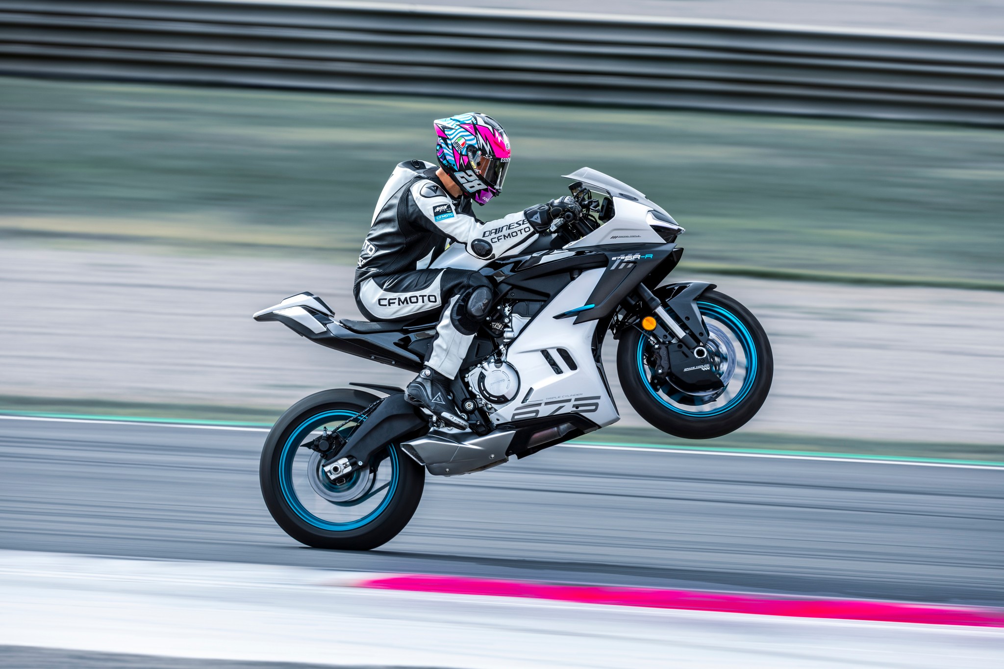 CF Moto 675SR-R 2025 3 Xi Lanh Ngang, Siêu Thể Thao, Giá Rẻ