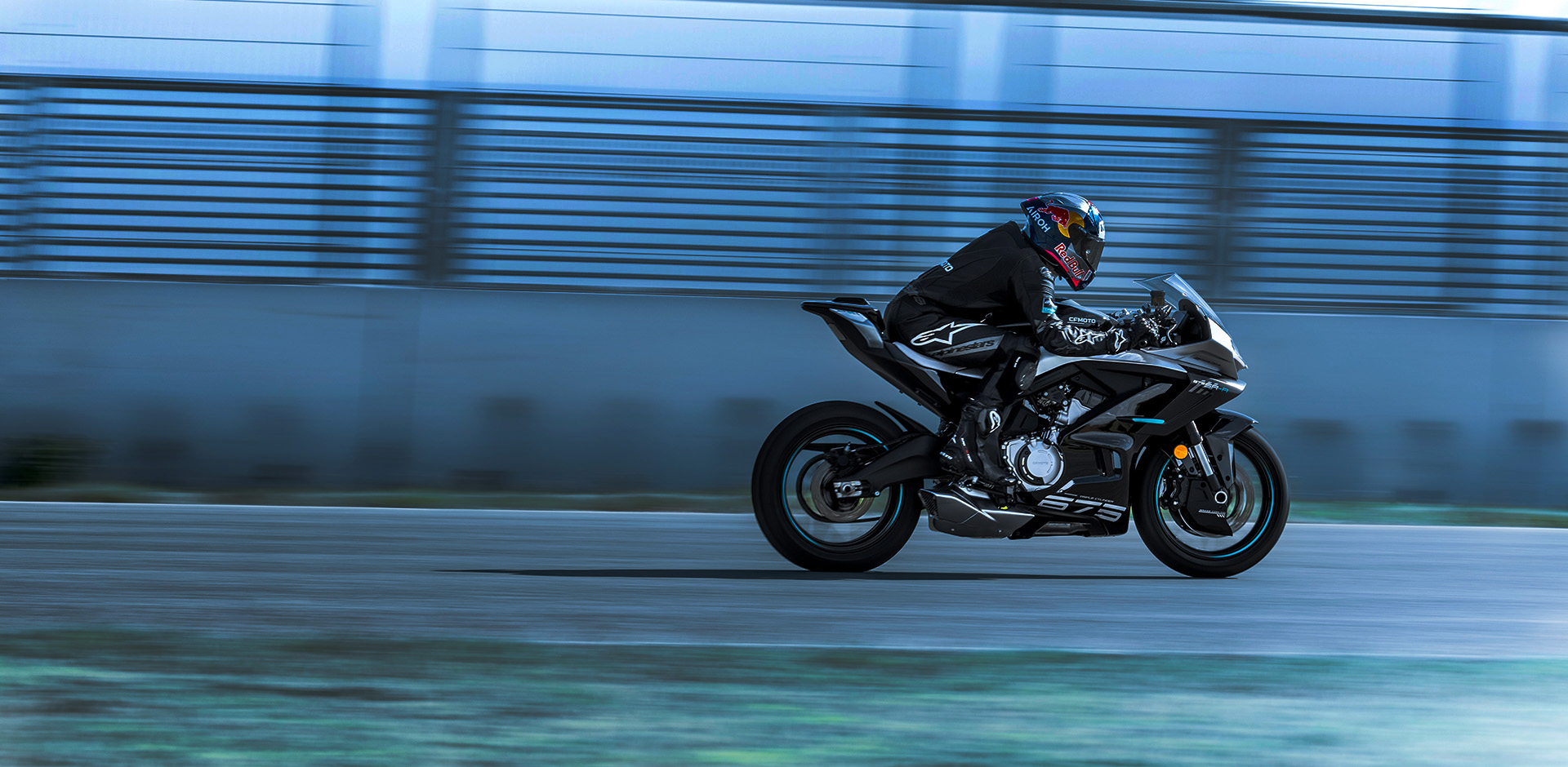 CF Moto 675SR-R 2025 3 Xi Lanh Ngang, Siêu Thể Thao, Giá Rẻ