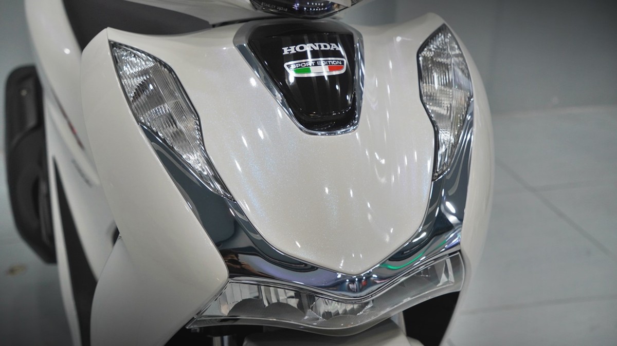 Honda SH150 trắng pha lê nhập Ý – Đỉnh cao sang trọng Made in Italia
