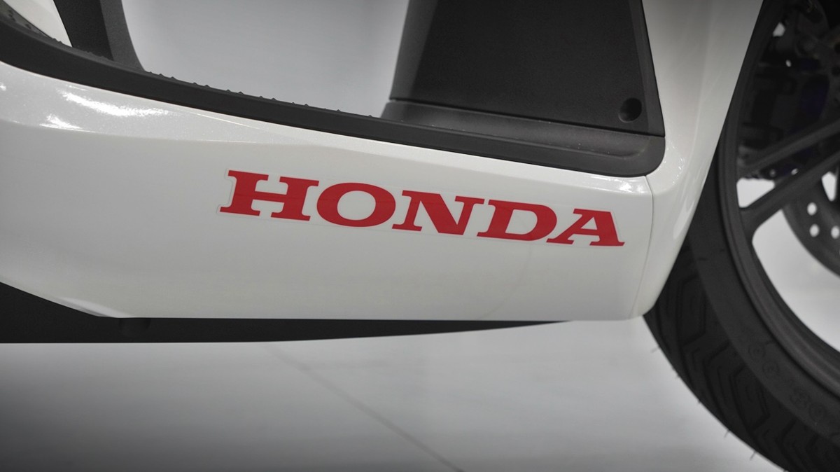 Honda SH150 trắng pha lê nhập Ý – Đỉnh cao sang trọng Made in Italia