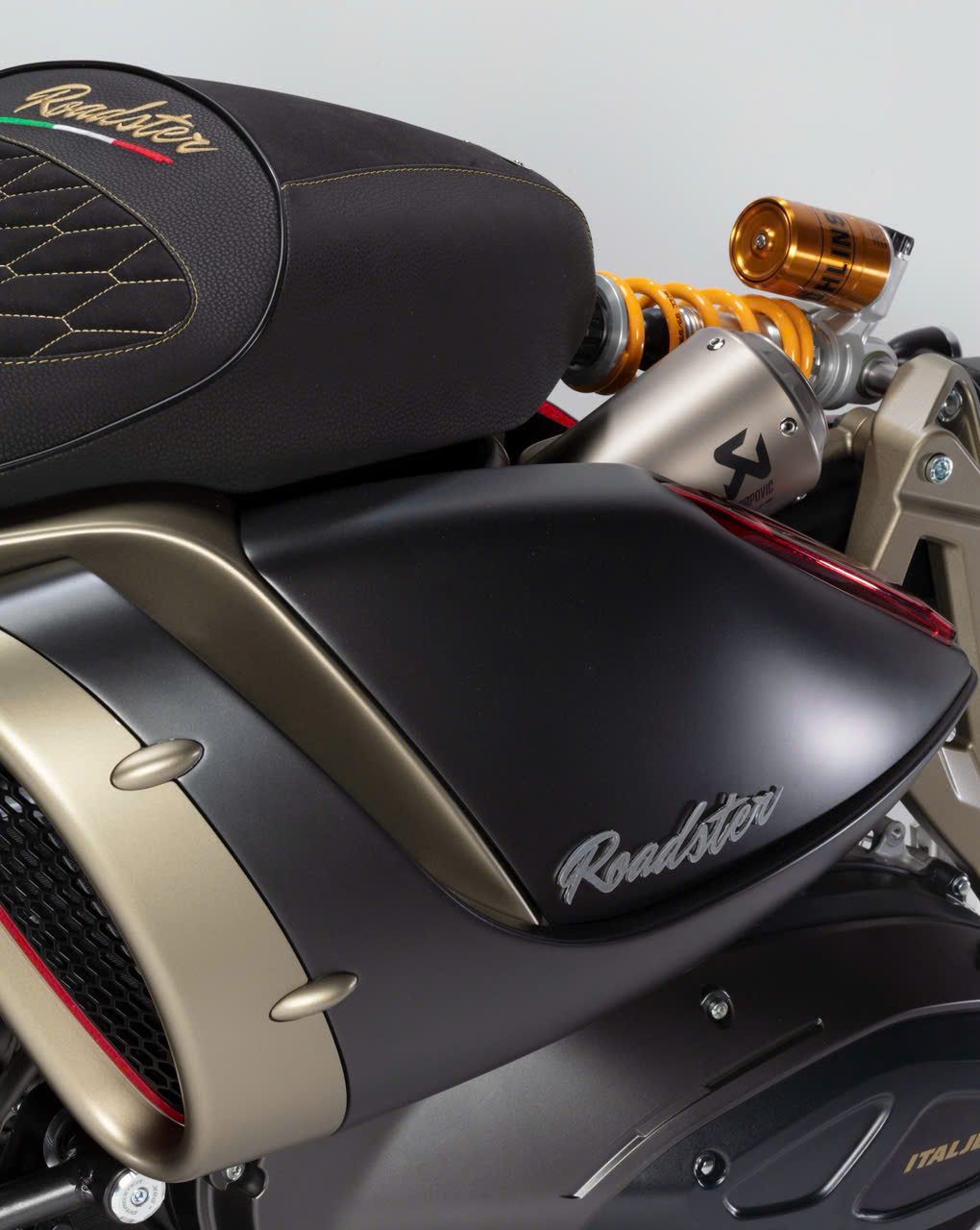 Italjet Roadster 400 nhập Ý – GIới hạn 777 xe  độc bản, thiết kế cơ khí lộ thiên, siêu hiếm