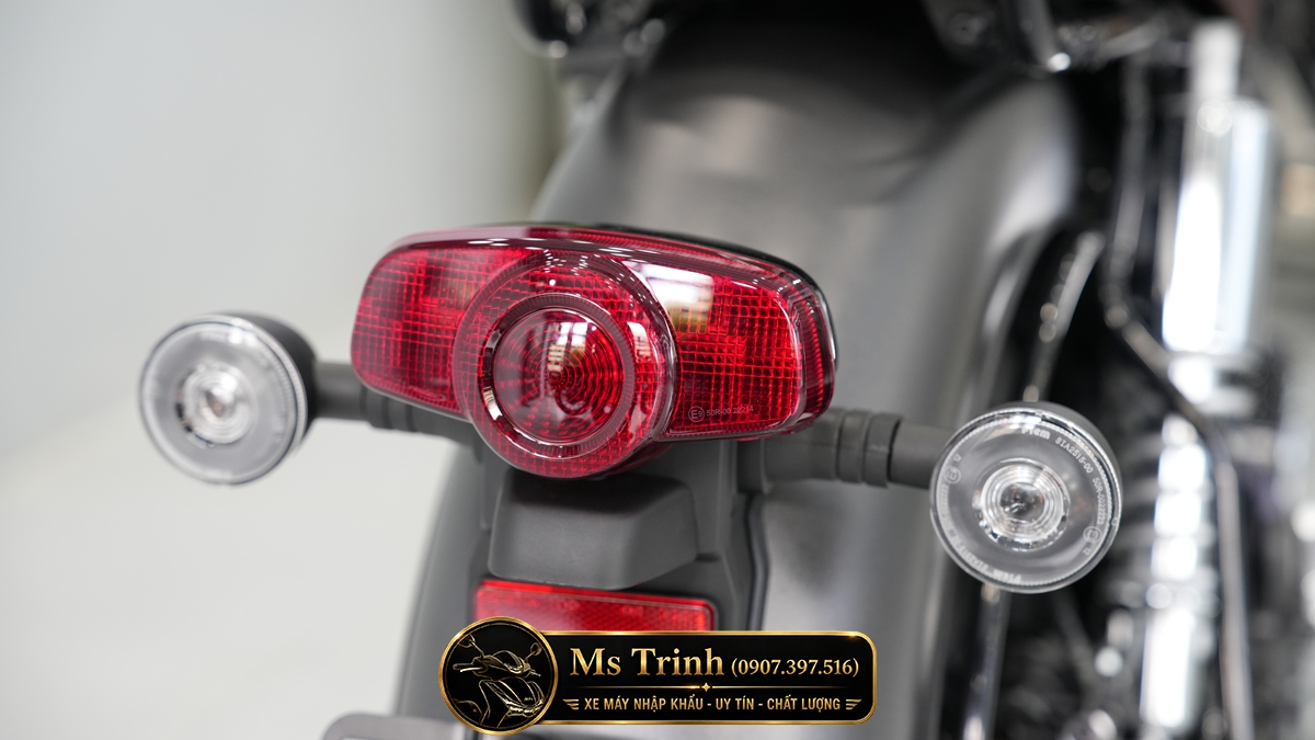 Cụm đèn hậu Honda CB350C Pro 2026 phong cách retro cổ điển đầy cuốn hút