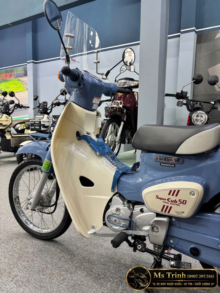 Honda Cub 50 Final Edition nhập Nhật với ốp hông Final Edition