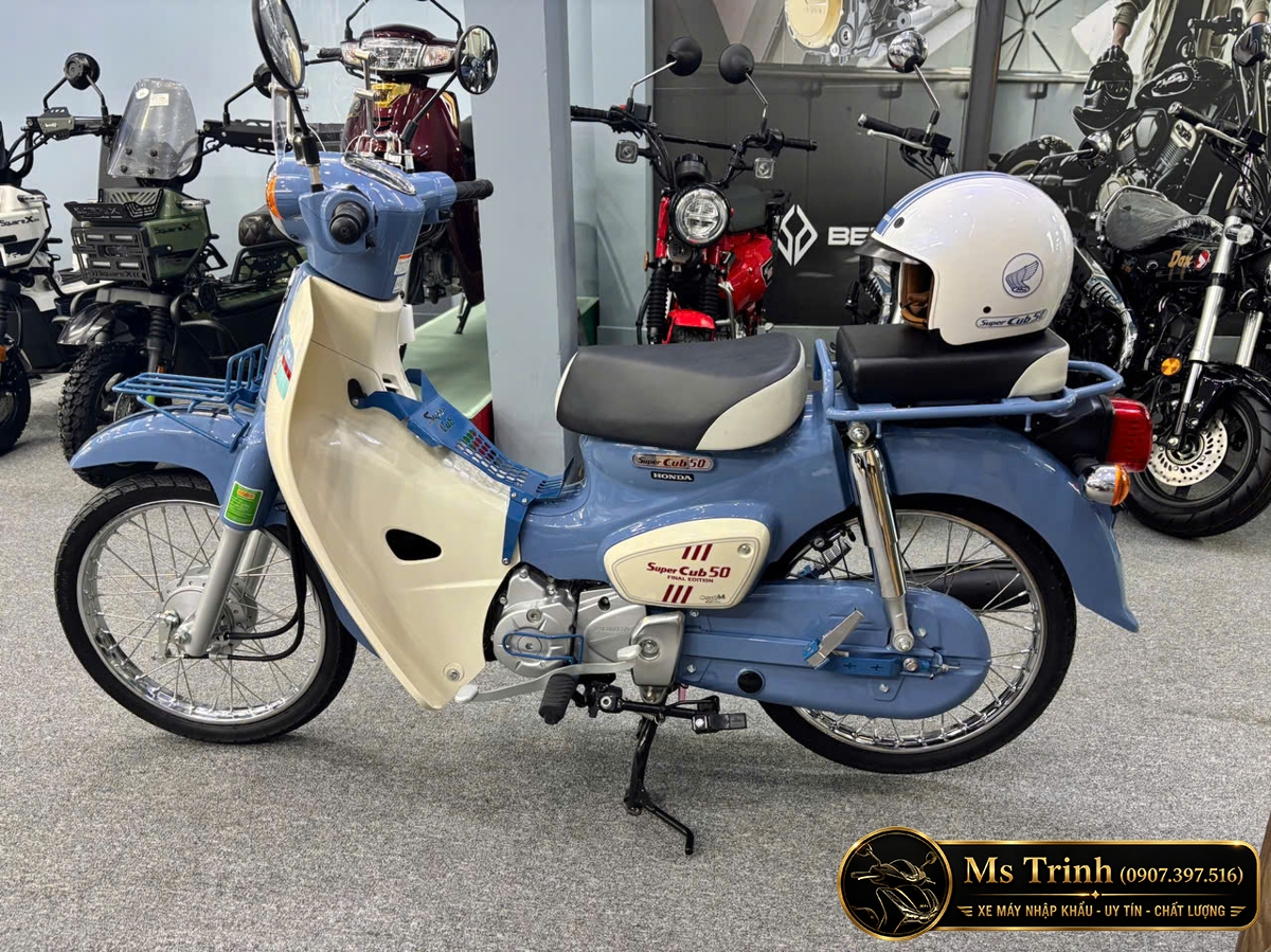 Honda Super Cub 50 Final Edition nhập Nhật nguyên chiếc màu xanh kem