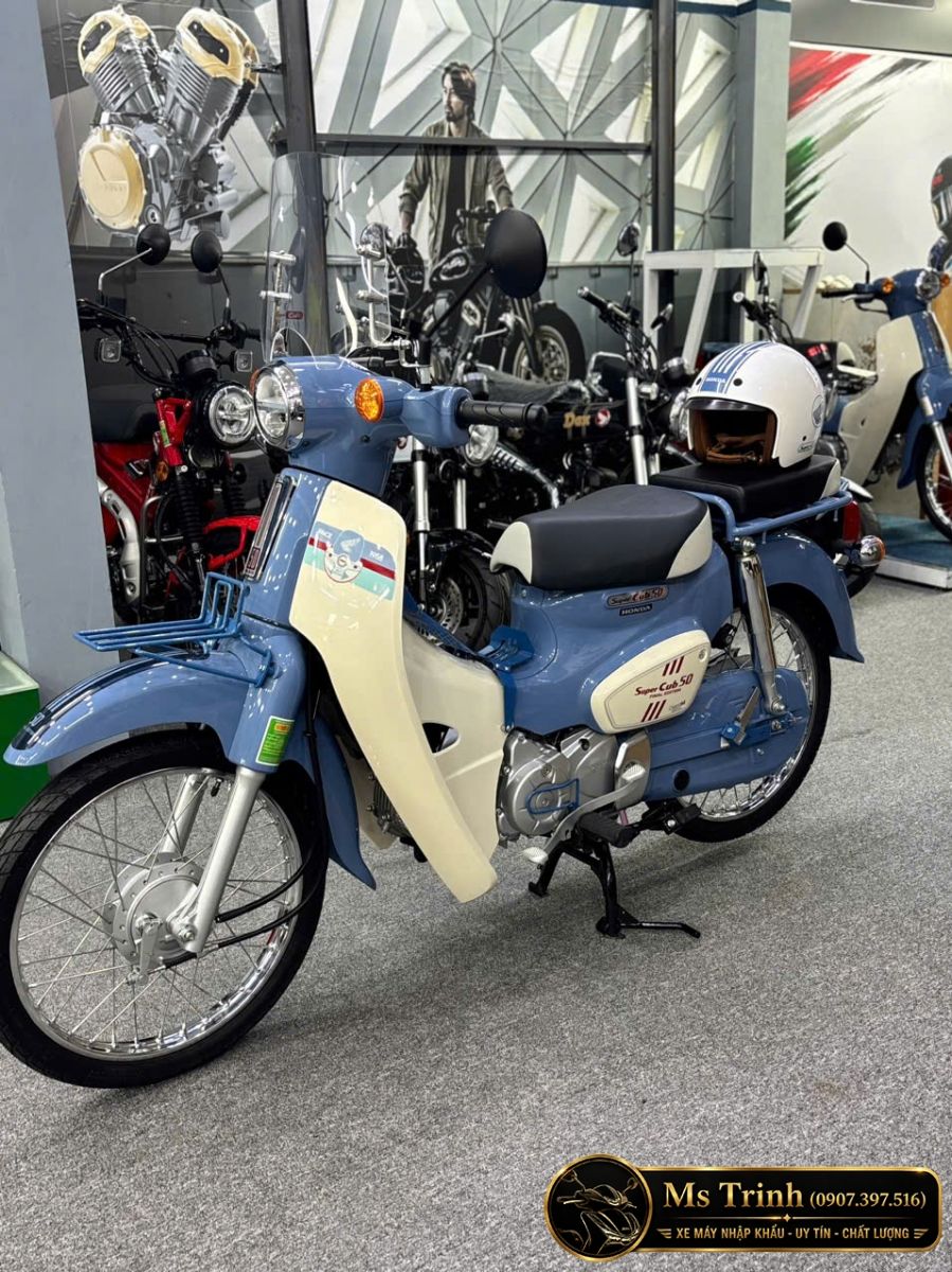 Giá Honda Super Cub 50 Final Edition Custom với phụ kiện cổ điển